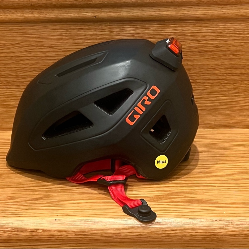 Giro Scamp MIPS II toddler/kid helmet with safety light - size S